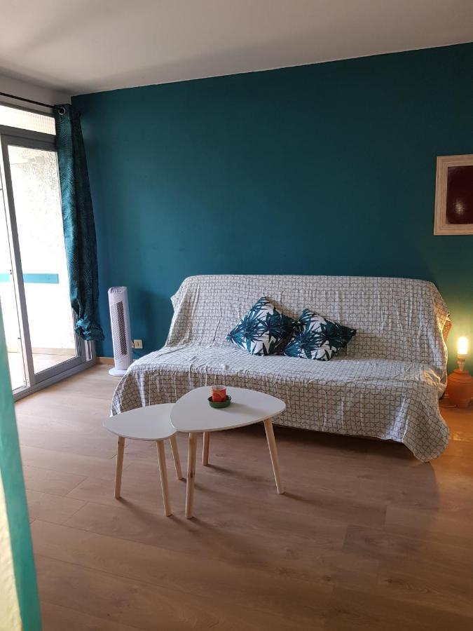Appartement Avec Agreable Loggia Dans Residence Privee Frejus Exterior photo